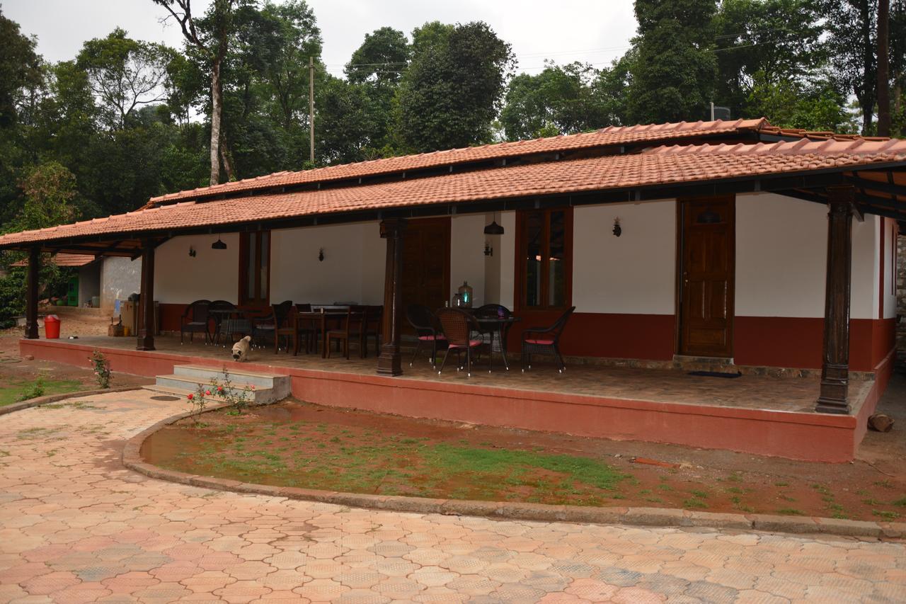 Hôtel The Kaduhithlu à Sakleshpur Extérieur photo